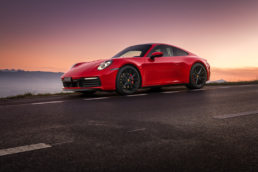 Porsche 911 Carrera 4S in indisch rot.