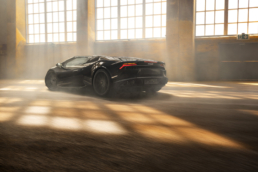 Mit Vollgas und bet&ouml;rendem Sound nach vorne. Der Lamborghini Huracan Spyder.