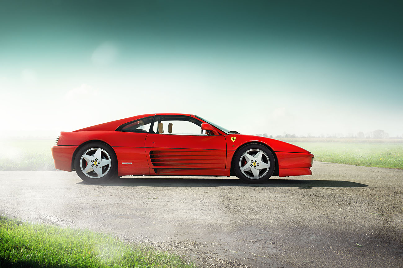 Der Ferrari 348ts im morgendlichen Dunst