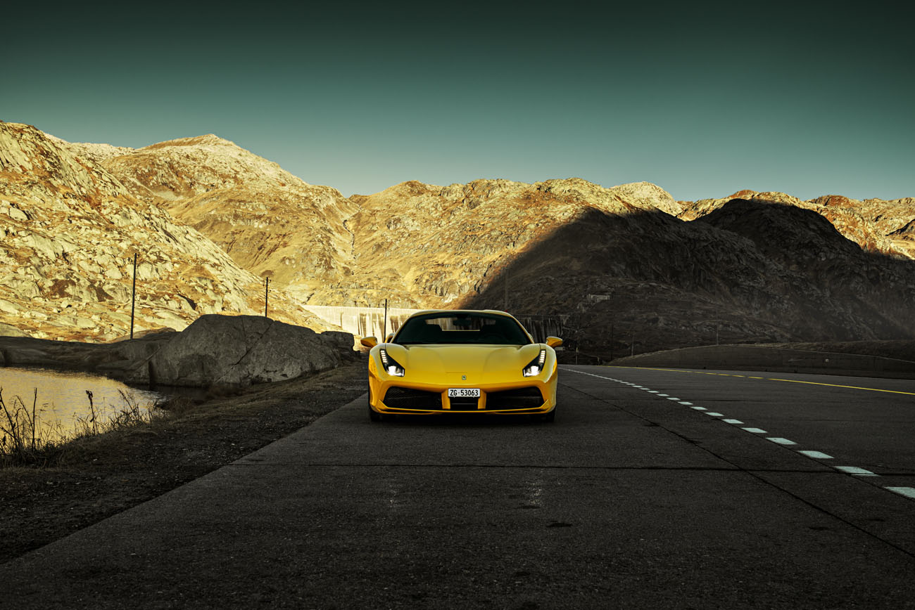 Ferrari 488 Spider auf dem Gotthardpass