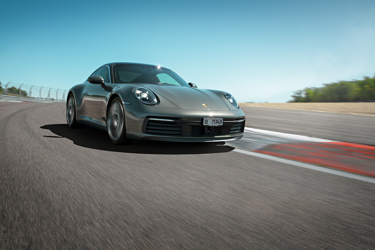 Das Sigma 35mm 1.4 eignet sich auch in der Autofotografie wie dieses Rennstreckenfoto des Porsche 911 zeigt.