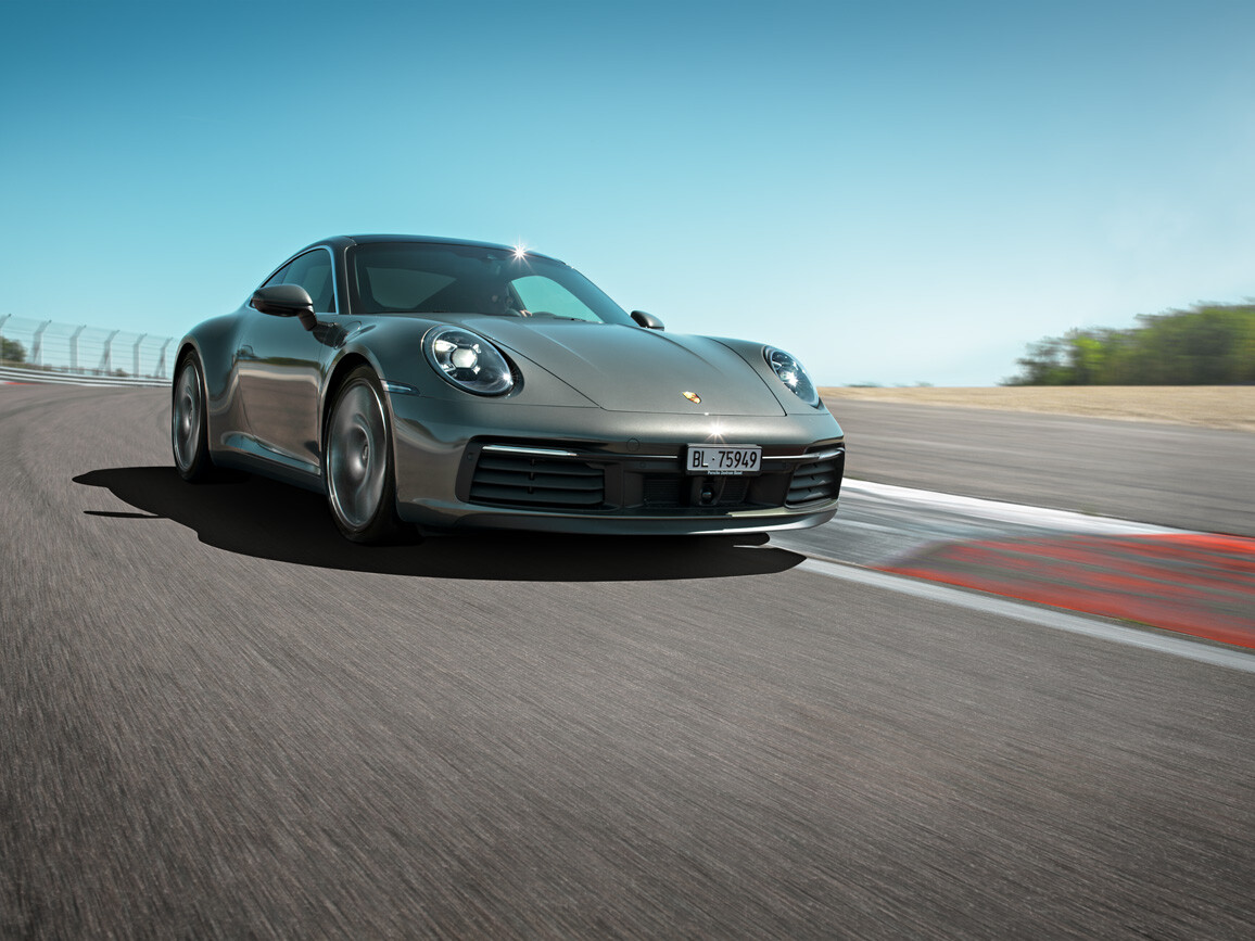 Nick Heidfeld im Porsche 911 992 auf der Rennstrecke