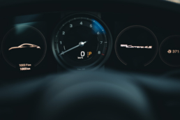 Tacho des Porsche 911 Carrera 4S 992