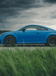 Turboblau und Audi passt zusammen. Der TT umgeben von einer mystischen Wetterstimmung.