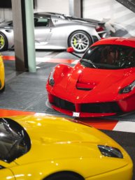 Die Autobau Erlebniswelt bietet ein Automuseum mit unterschiedlichsten Schmuckstücken.