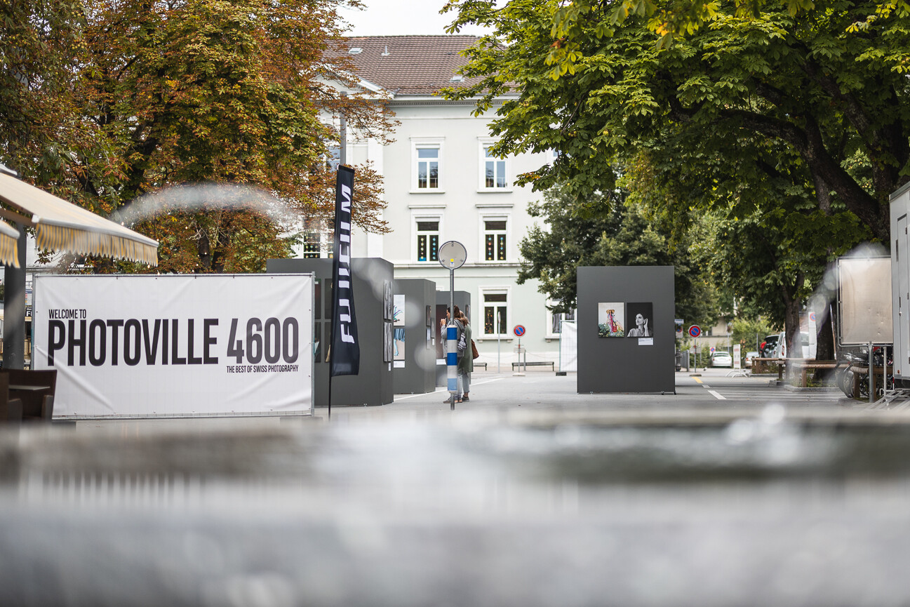 Die PhotoVille4600 Austellung der IPFO 2021 zeigte 50 der besten Fotografen und Fotografinnen der Schweiz.