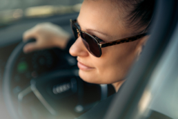 Lifestyle Shooting Audi und Model mit Sonnenbrille