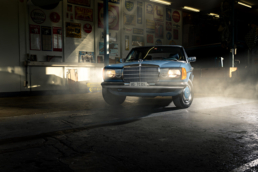 Mercedes SE230 in blau