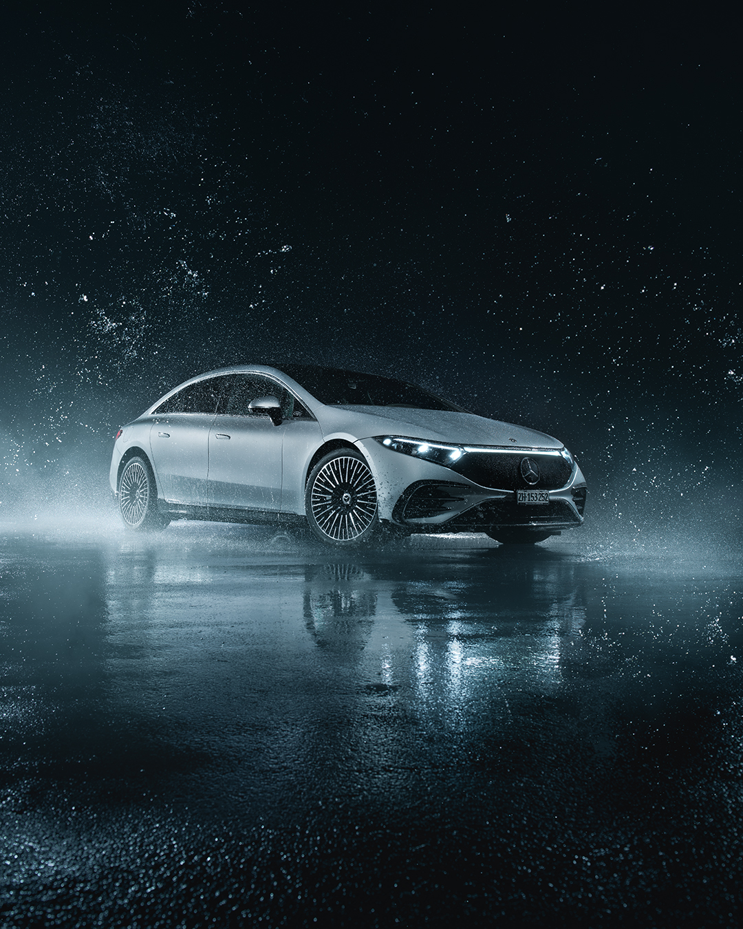 Der EQS strahlt in der Dunkelheit