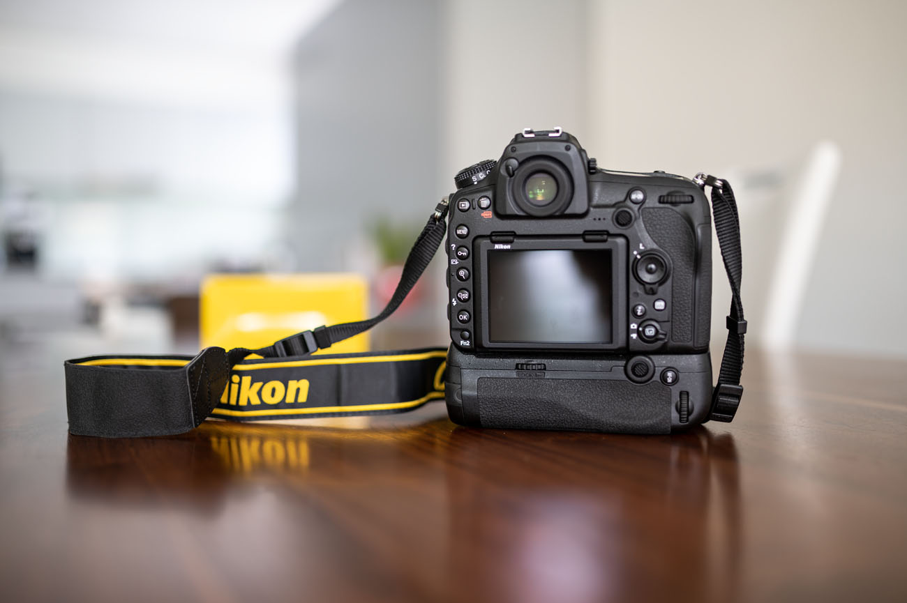 Nikon MB-N18 Batteriegriff an Nikon D850