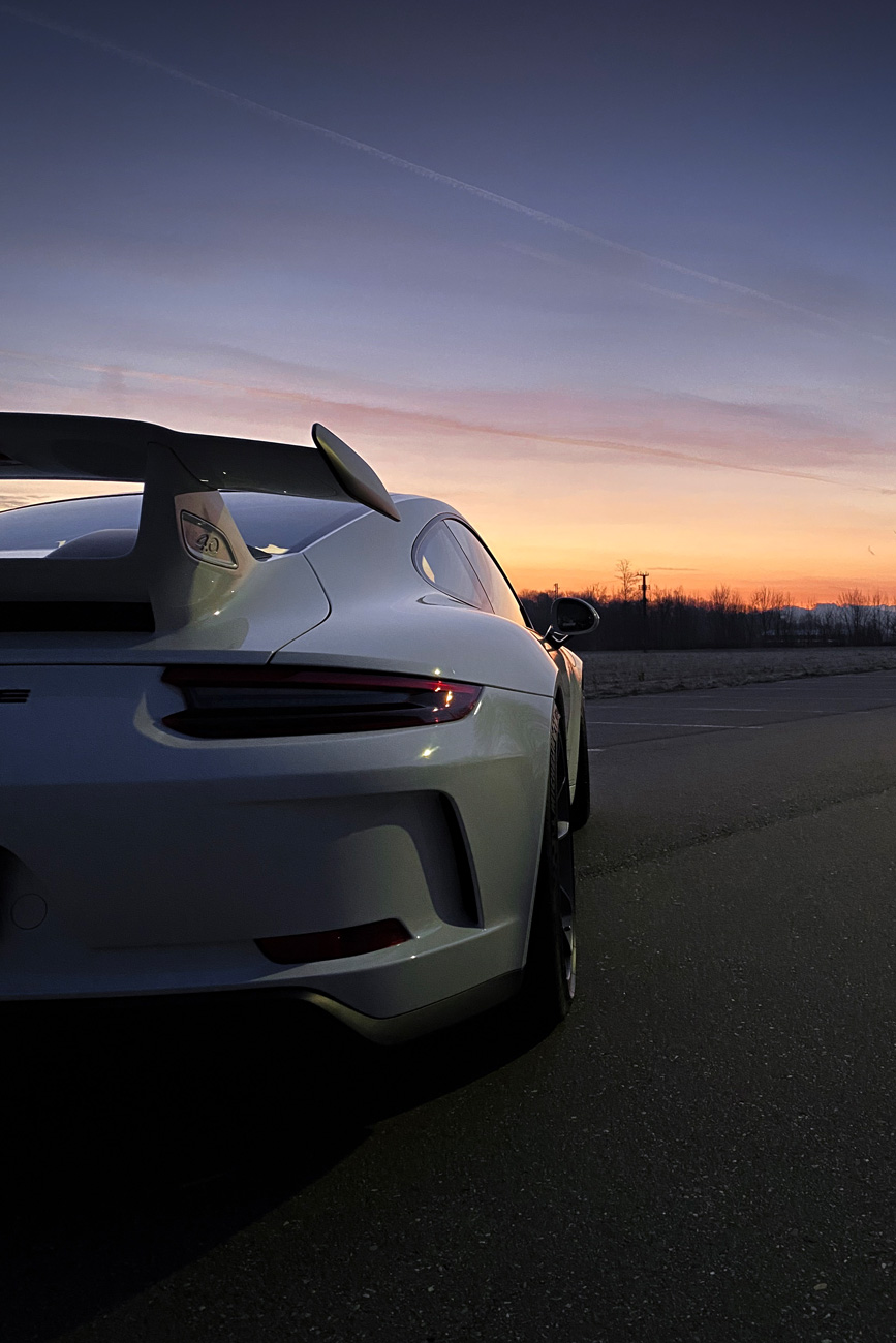 Einen Porsche mit dem Smartphone fotografieren. 911 GT3 meets iPhone 11.